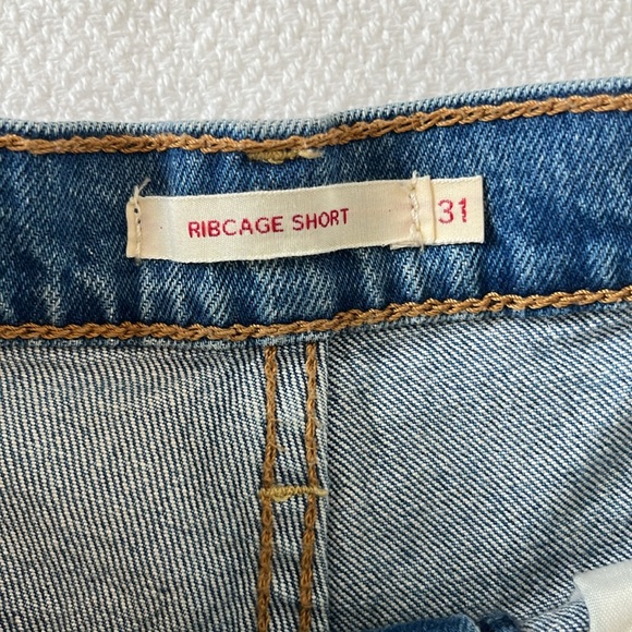 Levi’s Cutoff Ribcage High Rise Jean Shorts Size 31 - Picture 3 of 5